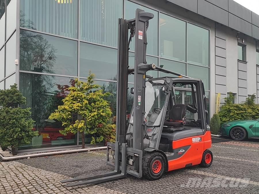 Linde E30L-01 Electric Forklifts