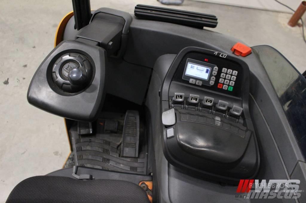 BT RR E 160 Reach trucks