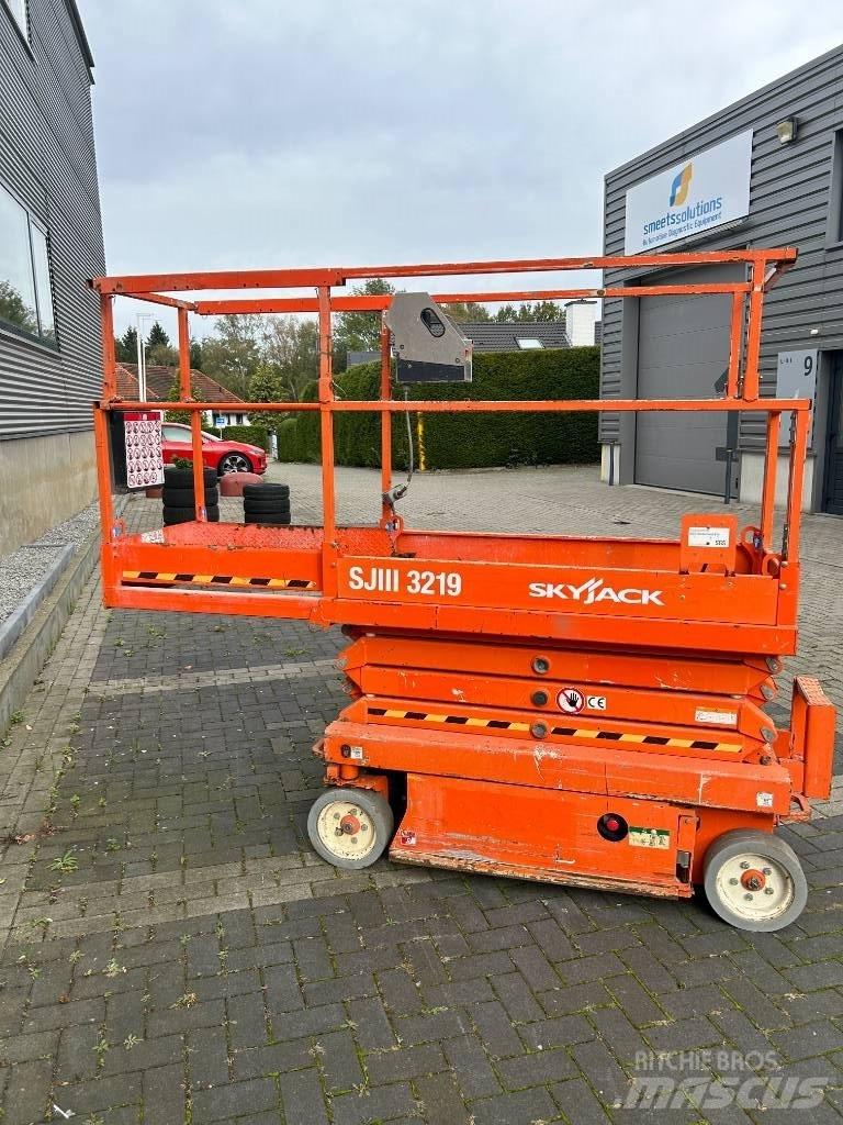 SkyJack SJ III 3219 Scissor Lifts