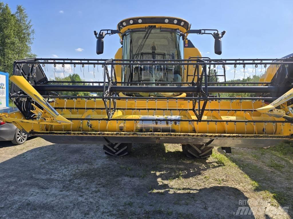New Holland TC 4.90 Combine Harvesters