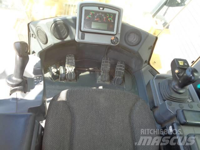 CAT 950M Wheel Loaders