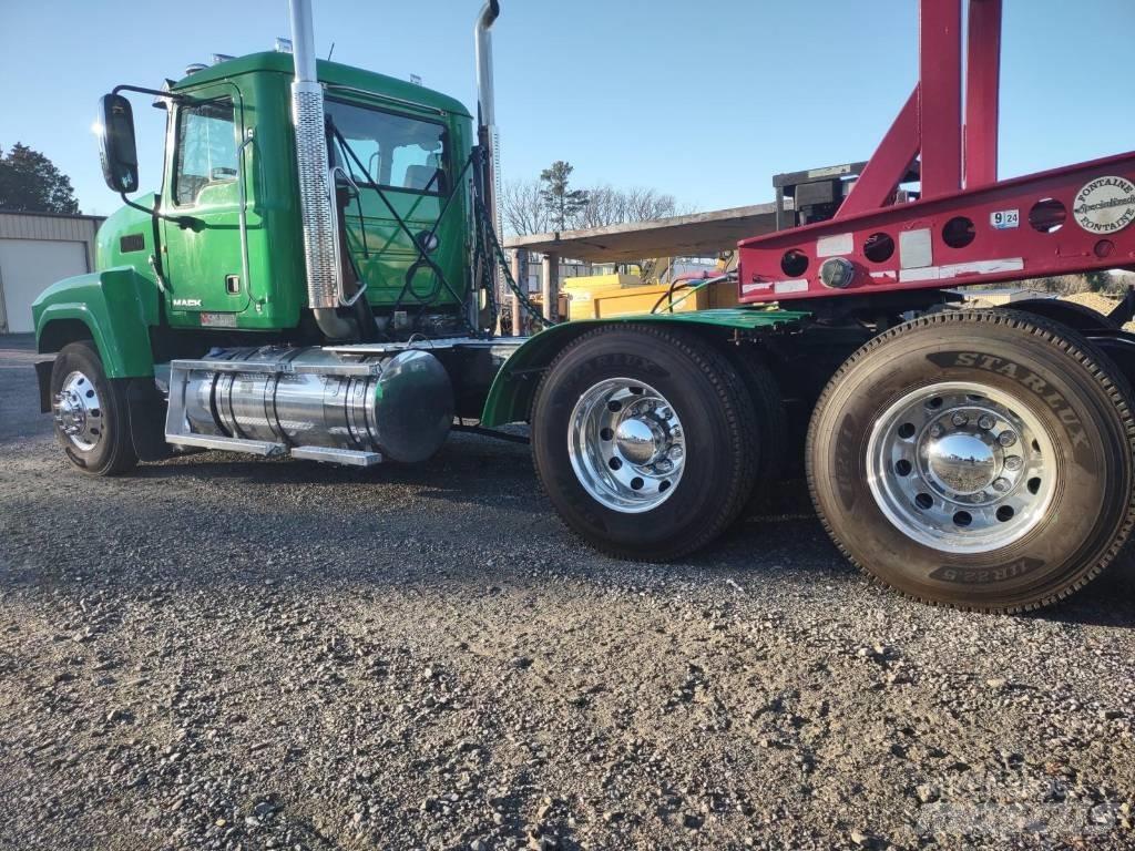Mack CHU 613 Conventional Trucks / Tractor Trucks