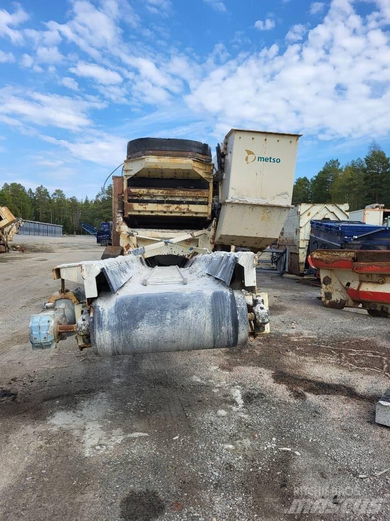Metso LT 300 GPB Mobile crushers