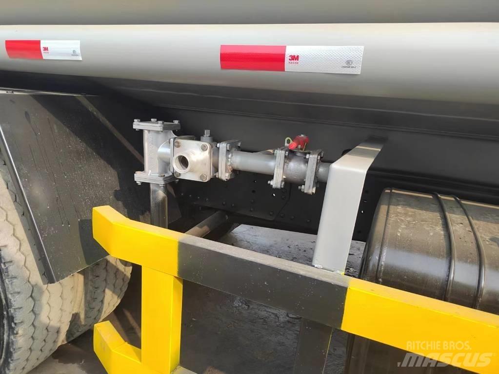 Shacman F3000 6X4 Water Tankers