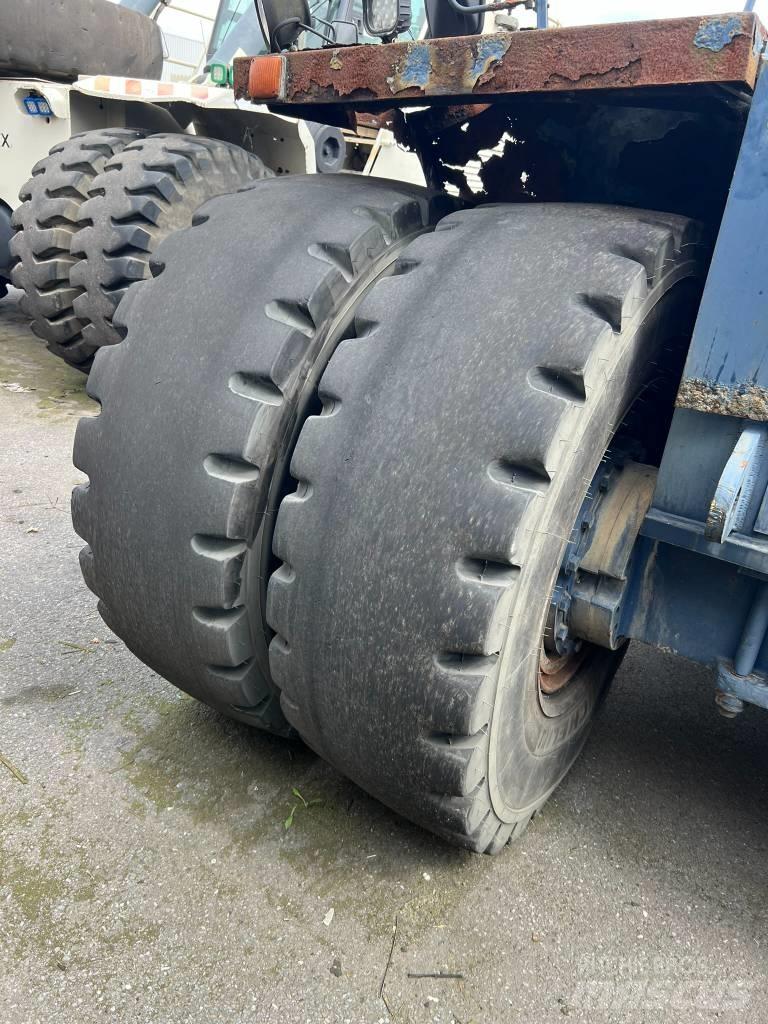 Terex TFC45 Reach Stackers
