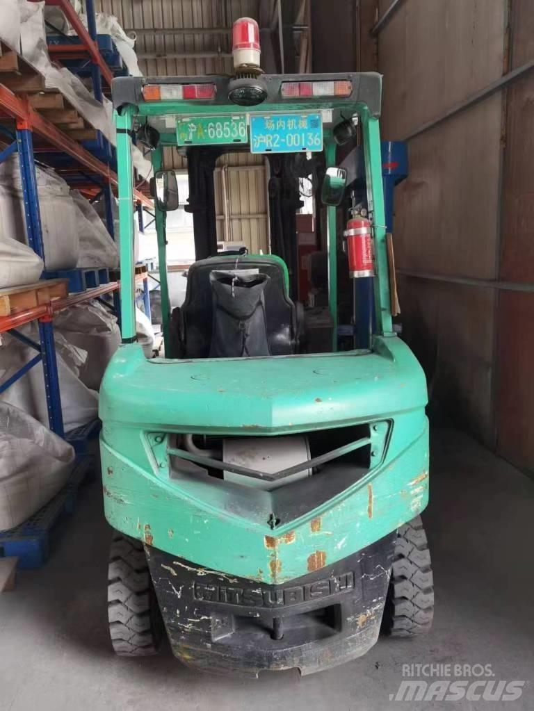Mitsubishi FD 25 Diesel Forklifts