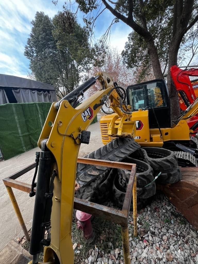 CAT 302 CR Mini Excavators <7t (Mini Diggers)