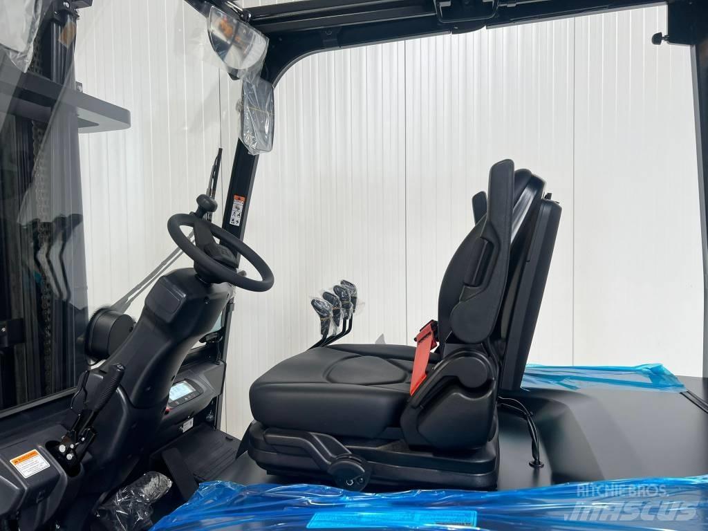 Bobcat B50XC-7 Electric Forklifts