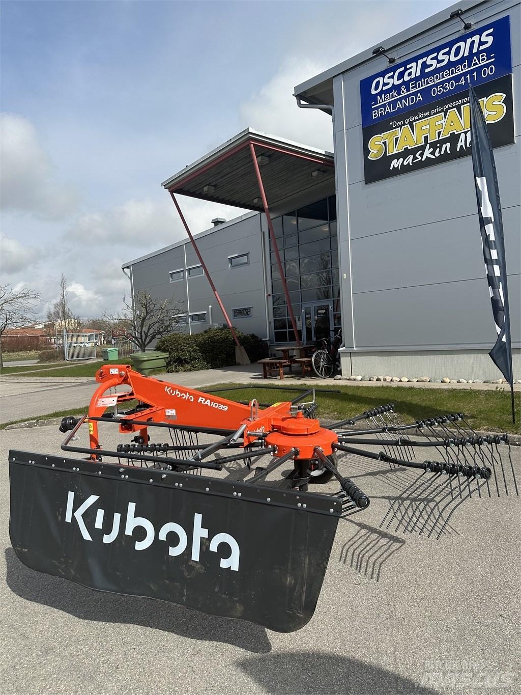 Kubota RA 1039 Swathers \ Windrowers