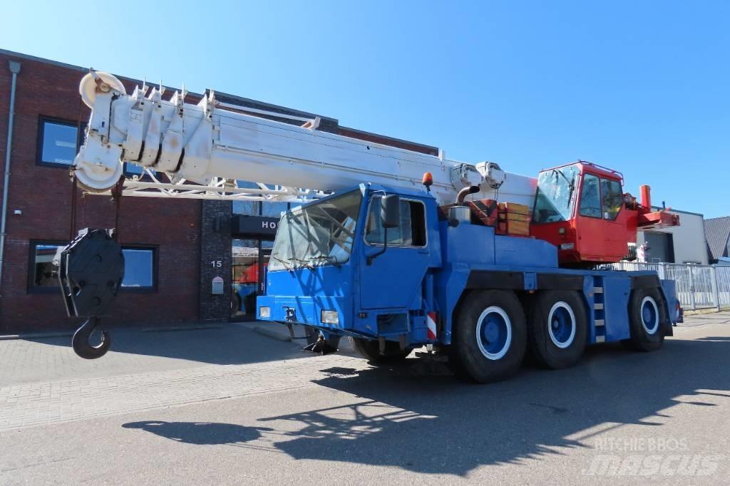 Liebherr LTM 1050-1 Mobile and all terrain cranes