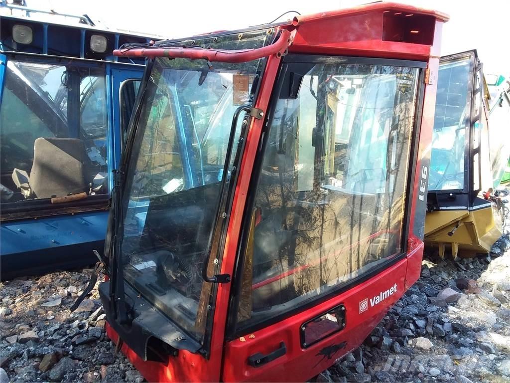 Valmet 931 Cabins and interior