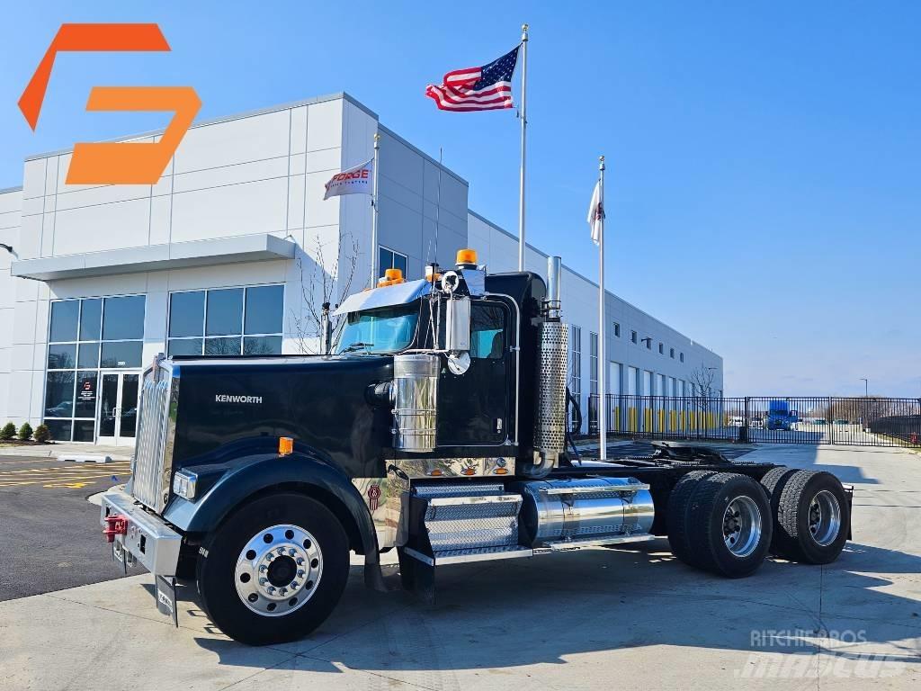 Kenworth W900 Conventional Trucks / Tractor Trucks