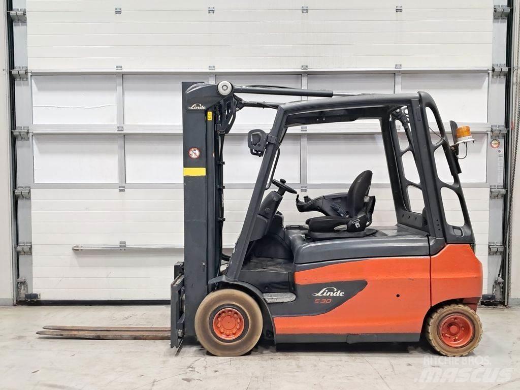 Linde E30L-01 Electric Forklifts