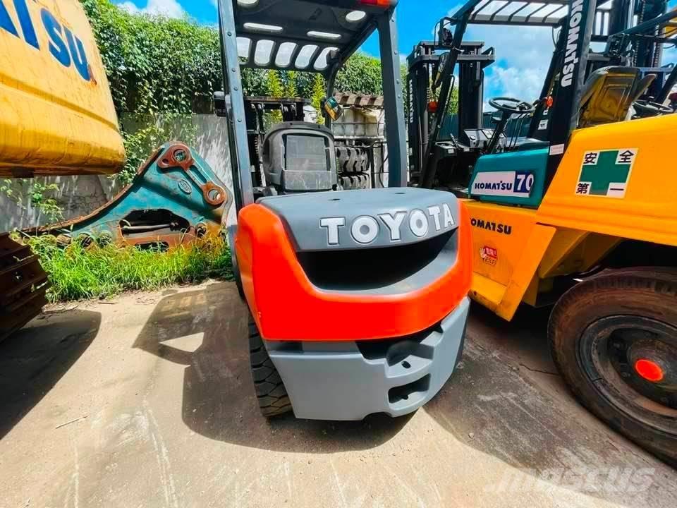 Toyota FB30-7 Electric Forklifts