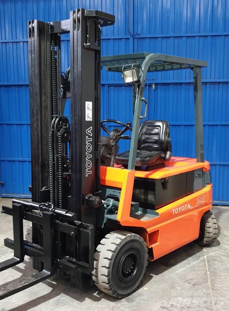 Toyota FBM 25 Electric Forklifts