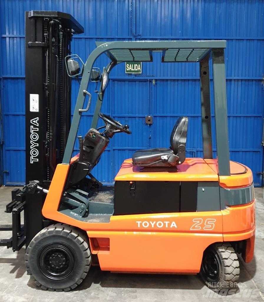 Toyota FBM 25 Electric Forklifts