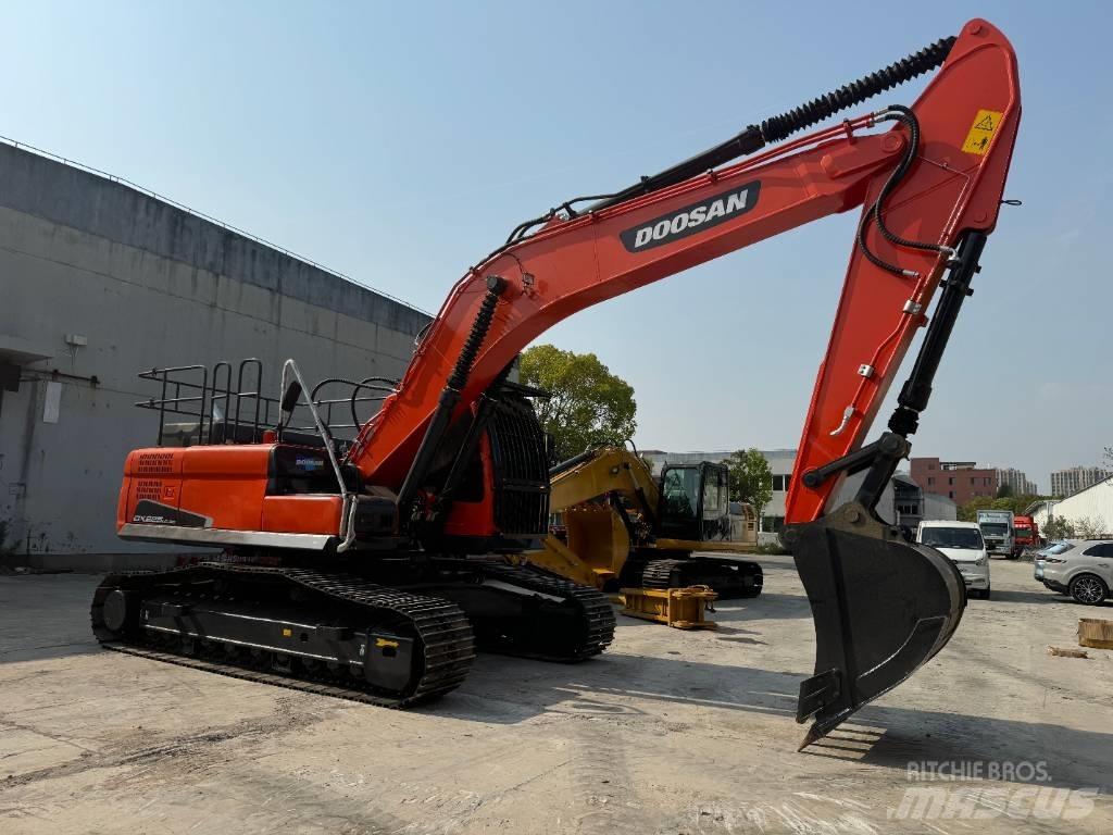 Doosan DX 225 LC Crawler Excavators