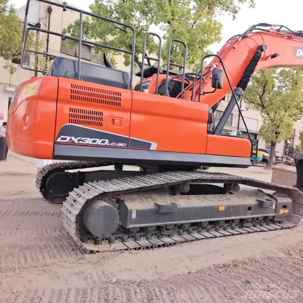 Doosan DX 300 LC Crawler Excavators