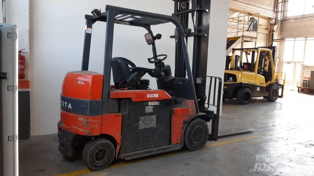 Toyota 7FBMF35 Electric Forklifts