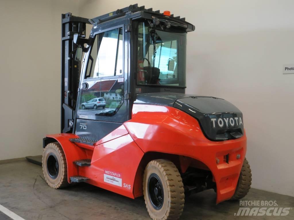 Toyota 9FBM70T Electric Forklifts