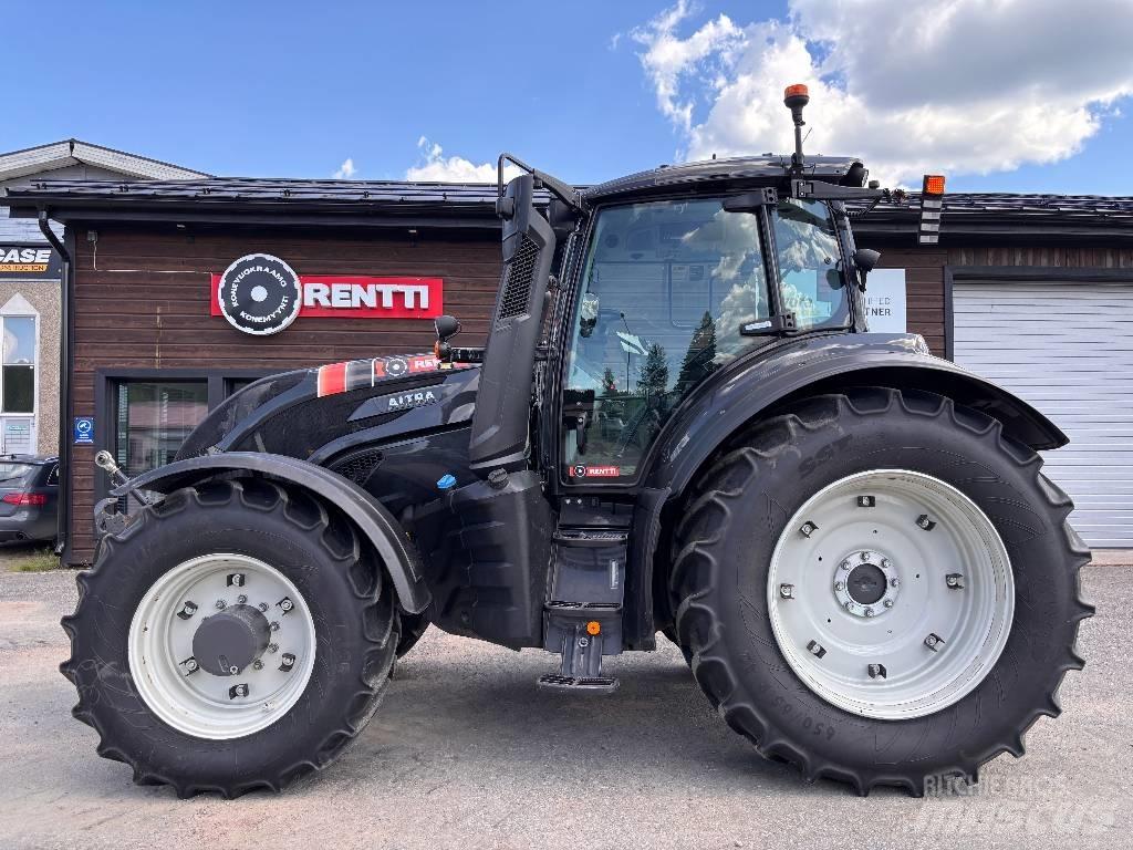 Valtra T 215 Versu Tractors
