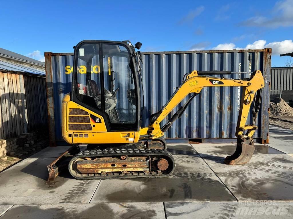 CAT 302.4 D Mini Excavators <7t (Mini Diggers)