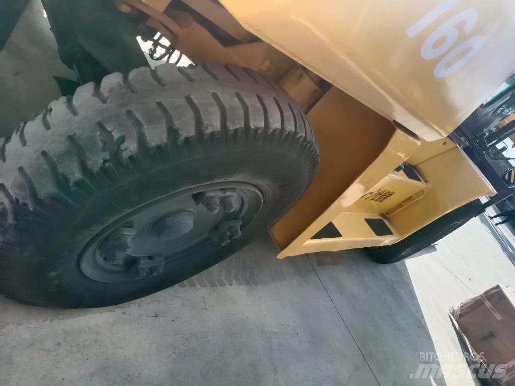 Komatsu FD 160 Diesel Forklifts