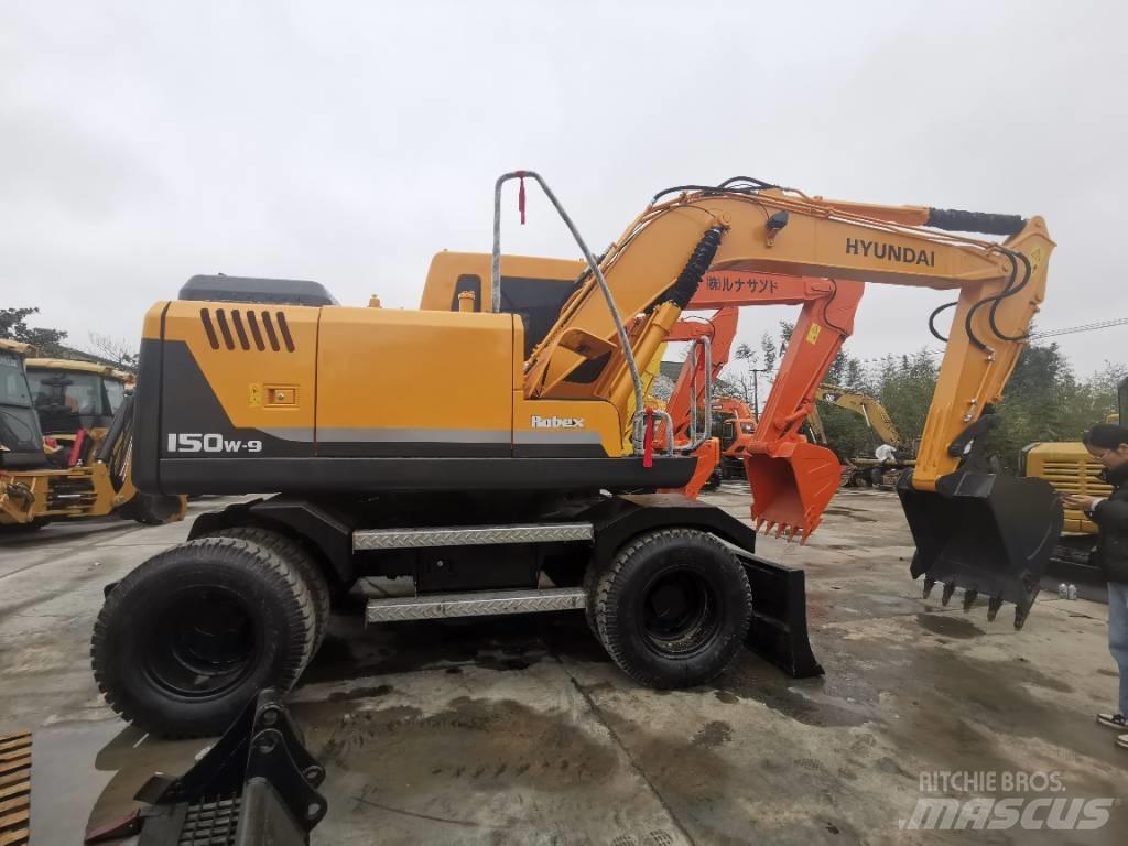 Hyundai R 150W Wheeled excavators