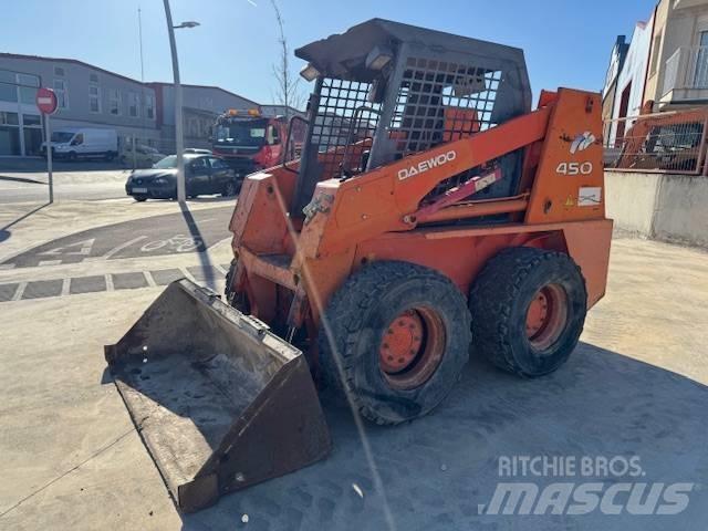 Daewoo 450P Skid Steer Loaders