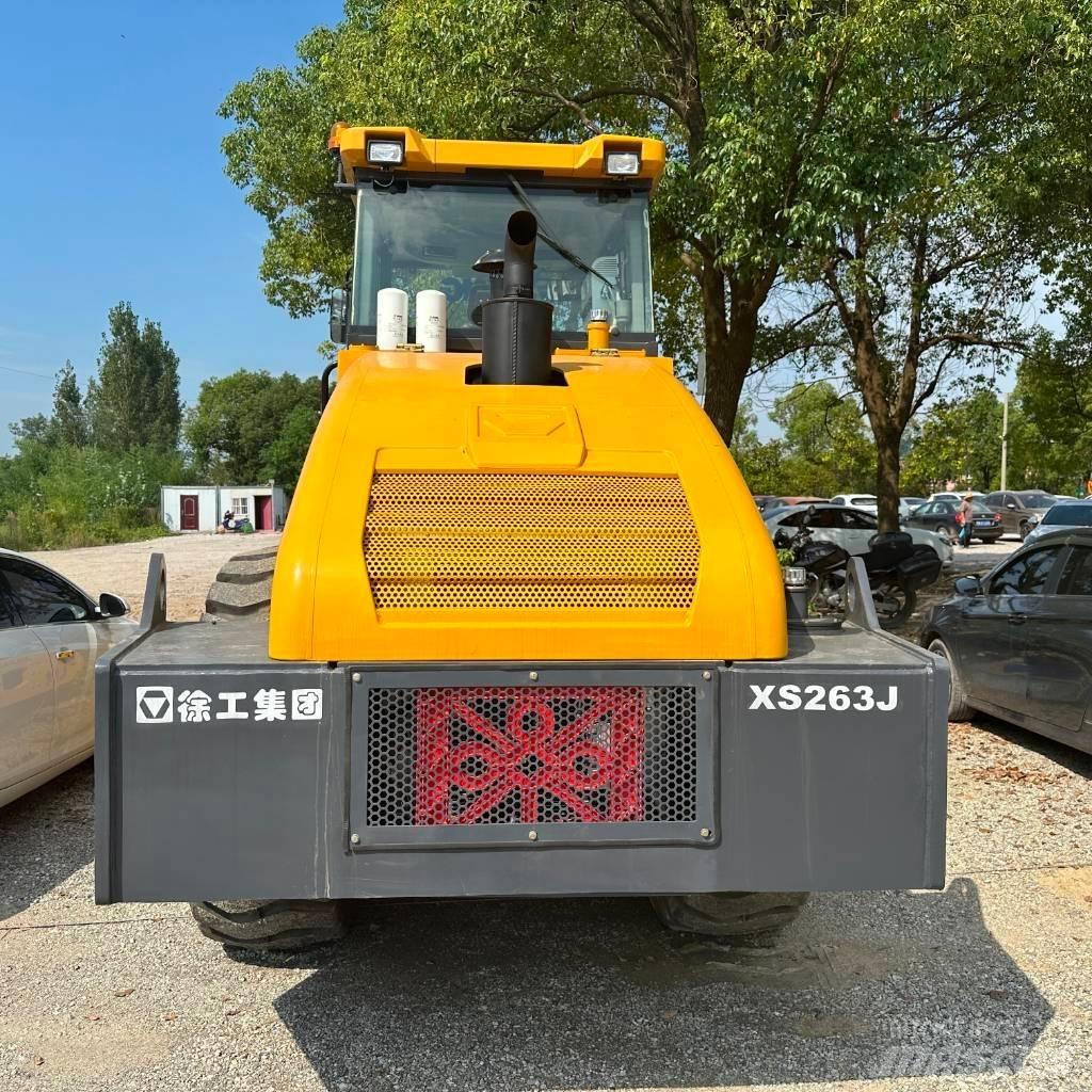XCMG XS263J Single drum rollers