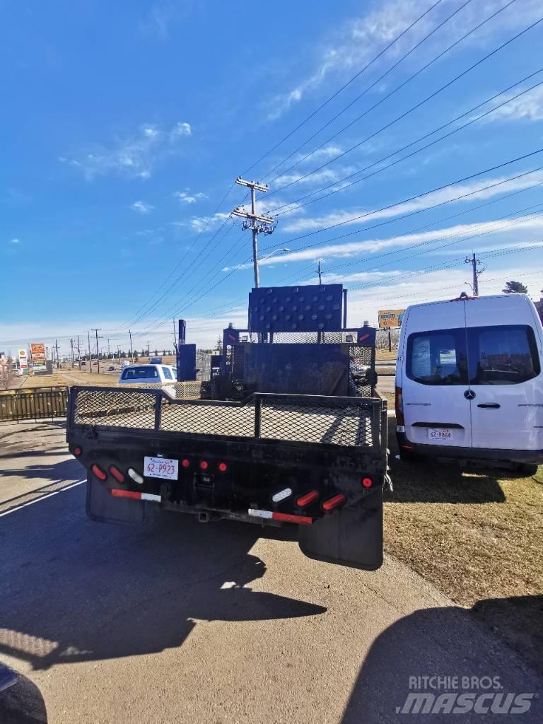 Ford F 550 XLT Flatbed Trucks