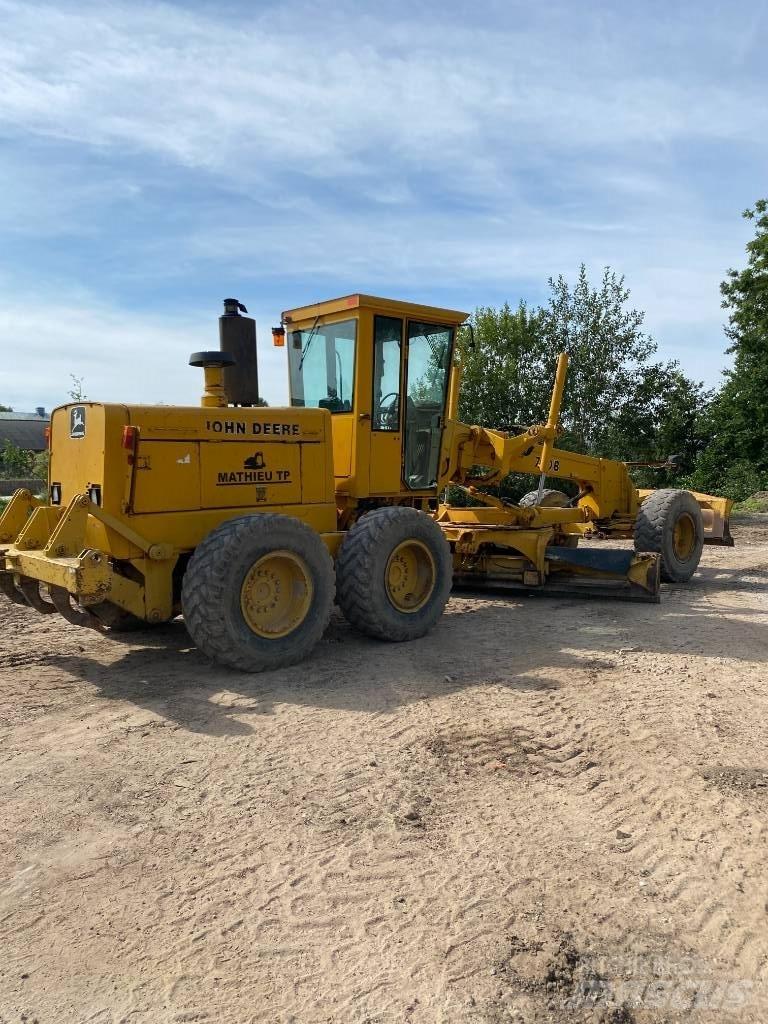 John Deere 770b Motor Graders