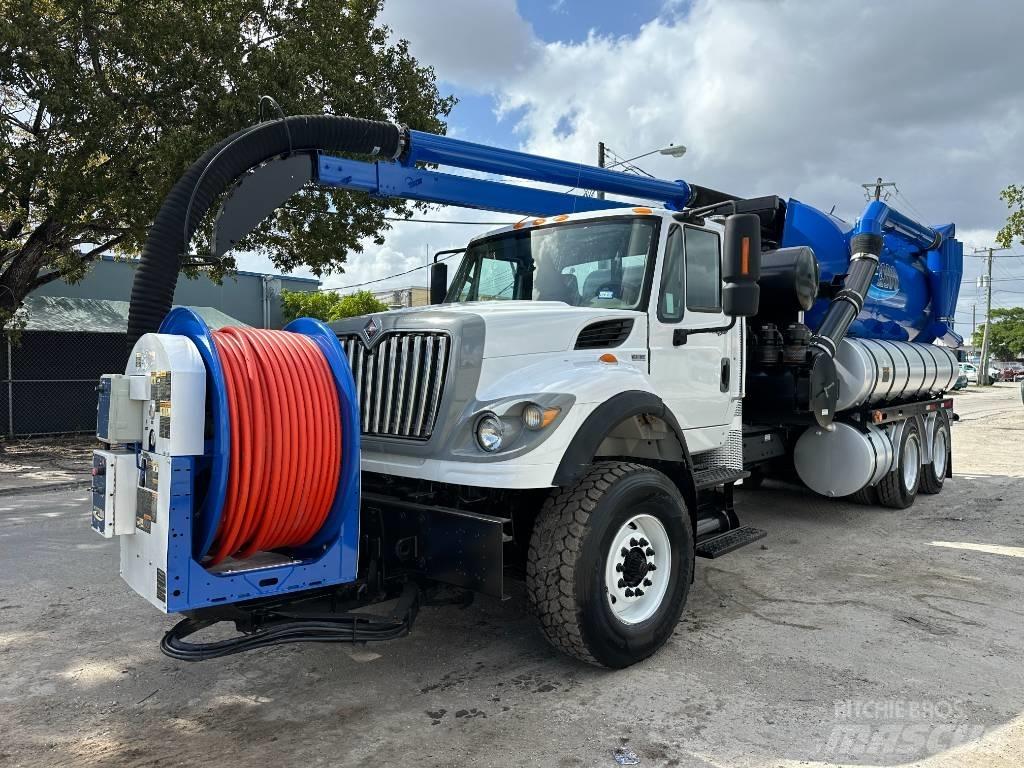 International 7500 Vacuum Trucks