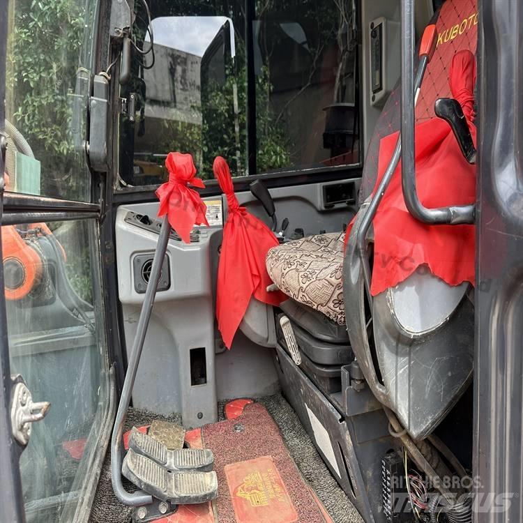Kubota 183-3 Crawler Excavators