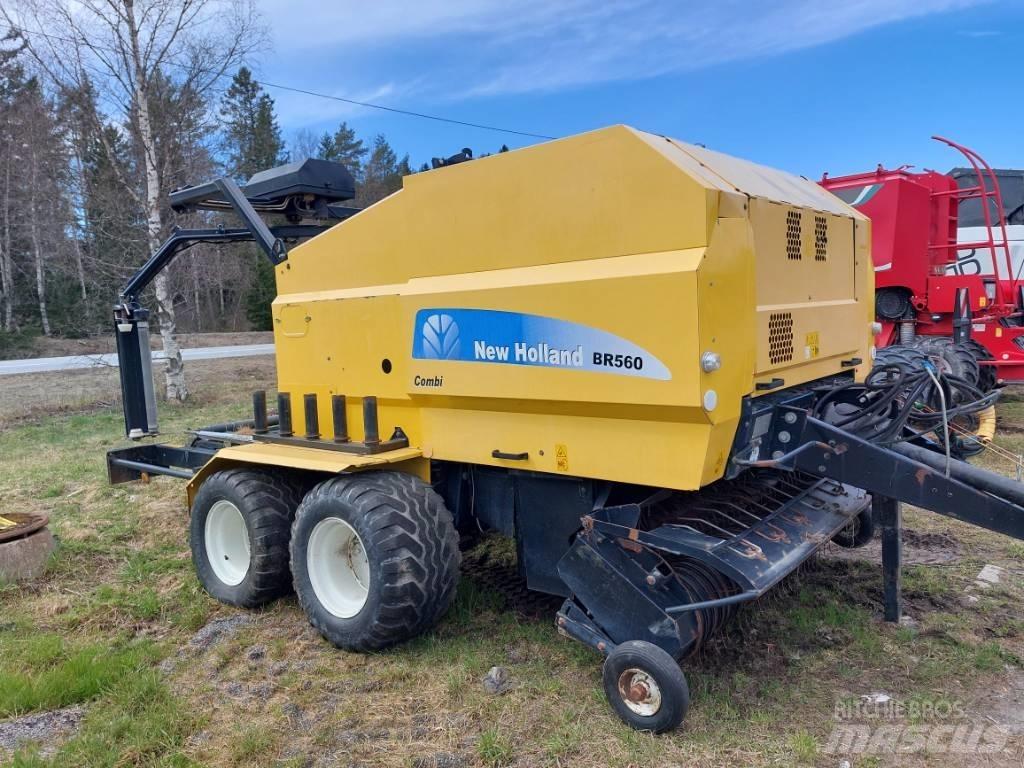 New Holland BR 560 Round Balers
