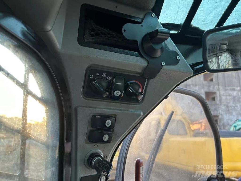 CAT 246 D Skid Steer Loaders