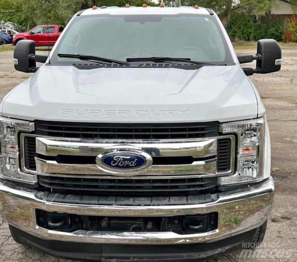 Ford F 350 XLT Other Trucks