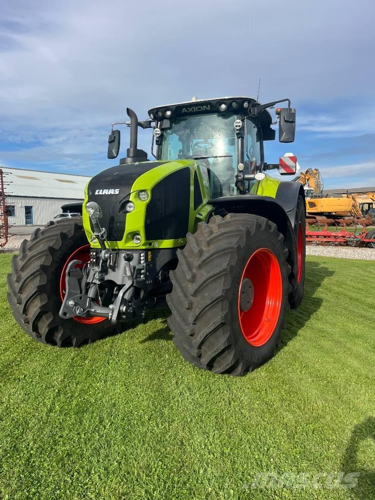 CLAAS Axion 960 Tractors