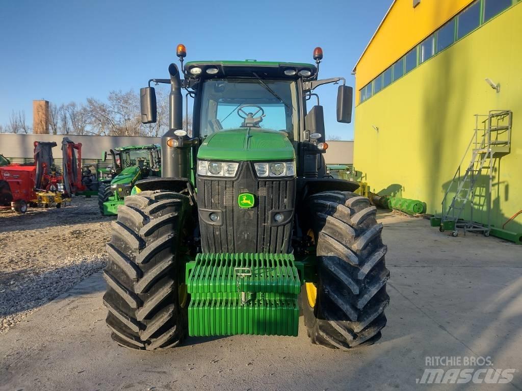 John Deere 7270 R Tractors