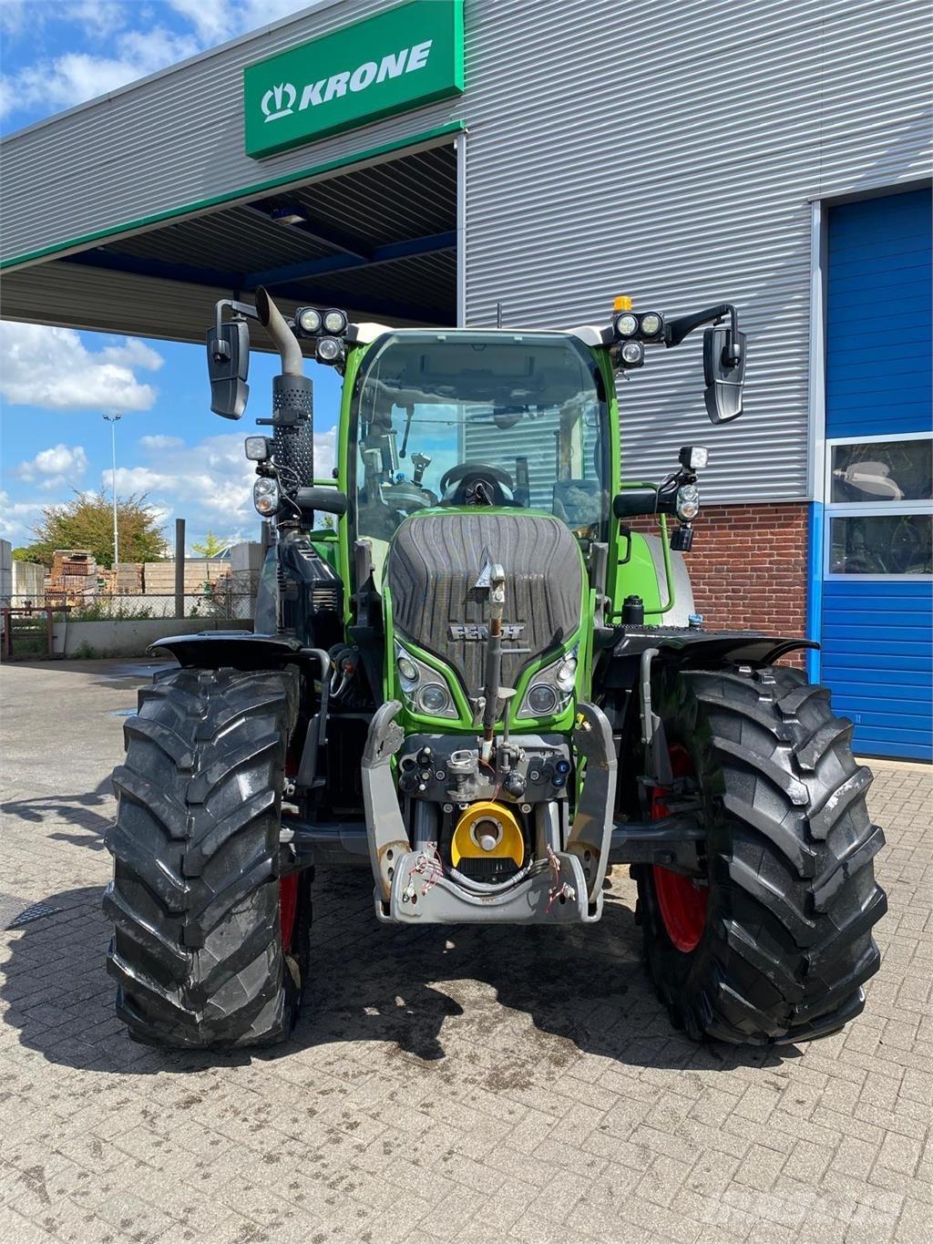  B-Tractor Tractors