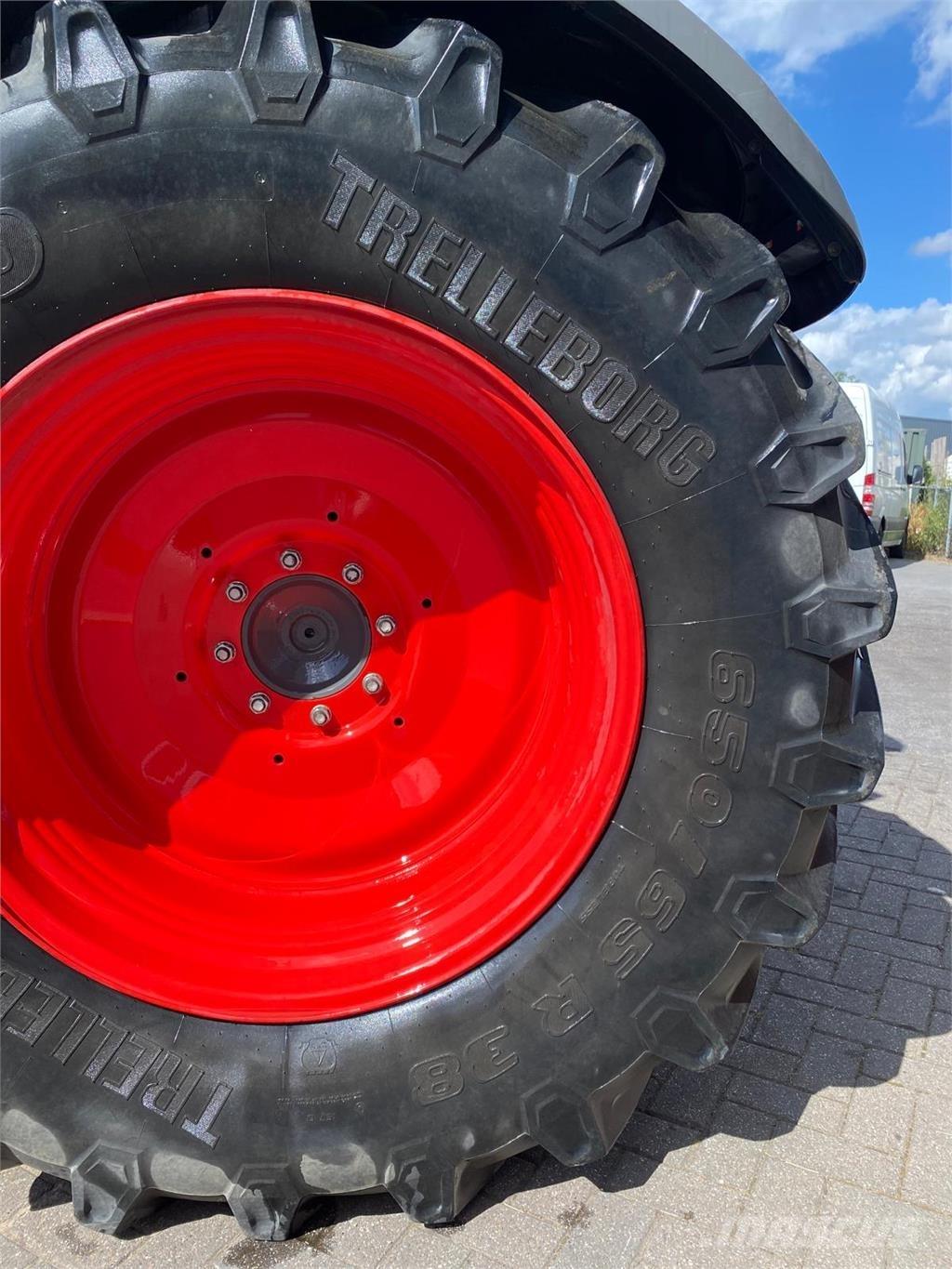  B-Tractor Tractors