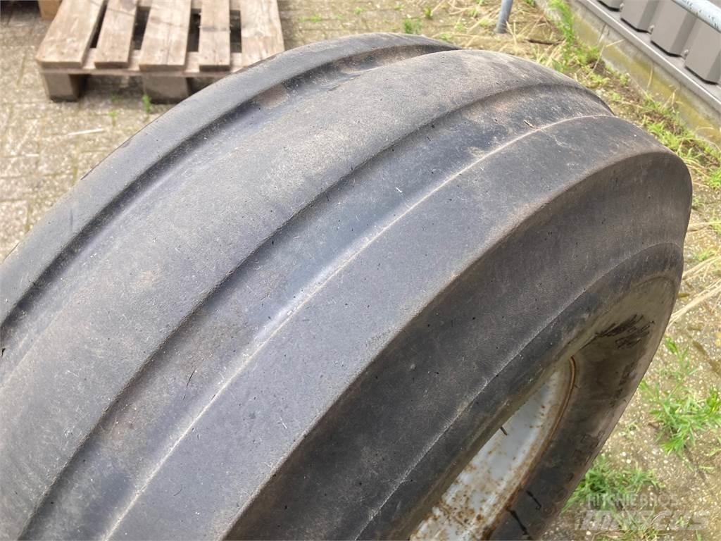 BKT 11.00-16 Tires, wheels and rims