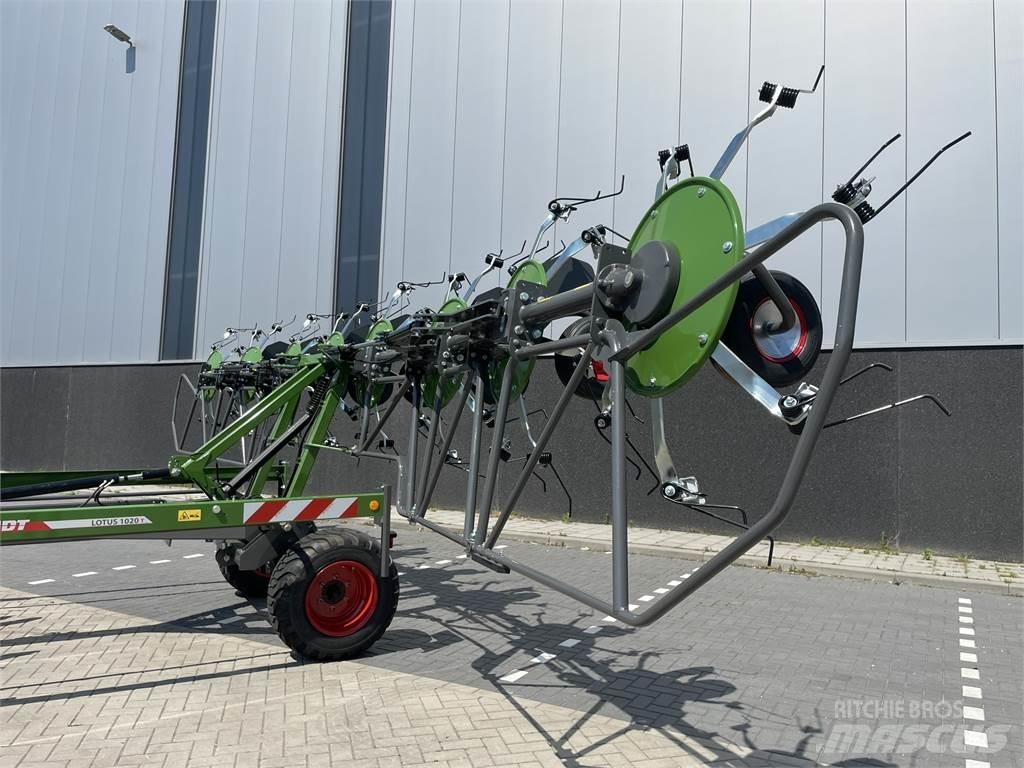 Fendt Lotus 1020 Rakes and tedders