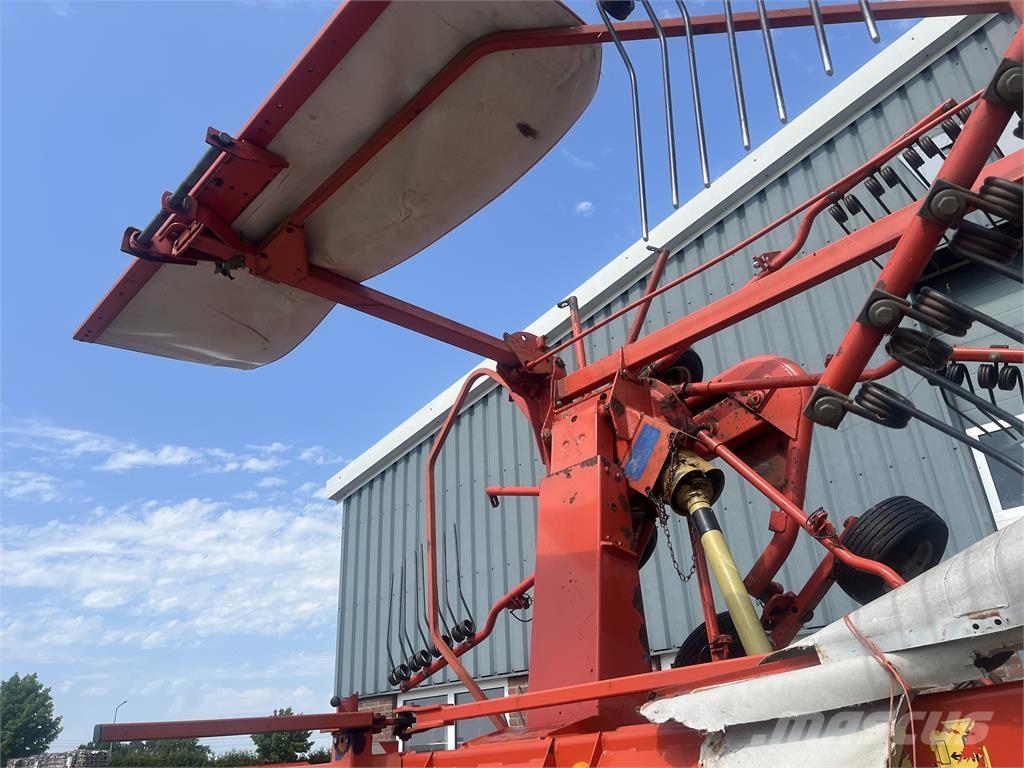 Kuhn 7302 DL Rakes and tedders