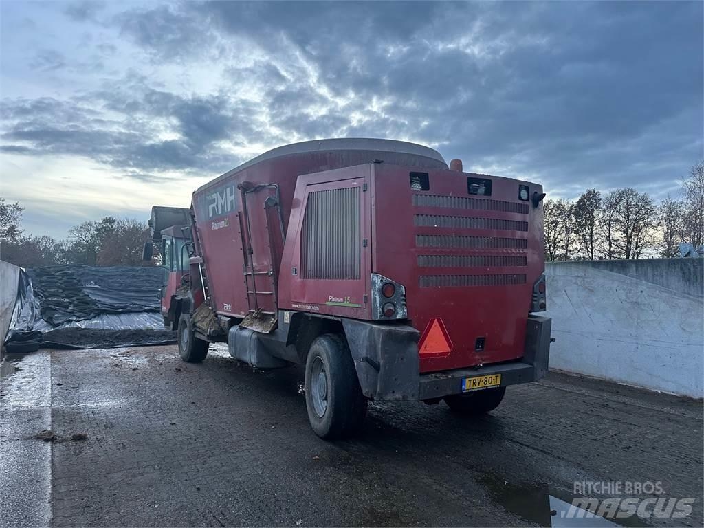 RMH Platinum 21 Mixer feeders