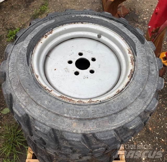  Set BKT 27x8.50-15 Tires, wheels and rims