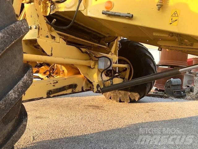 New Holland AL 59 Combine Harvesters