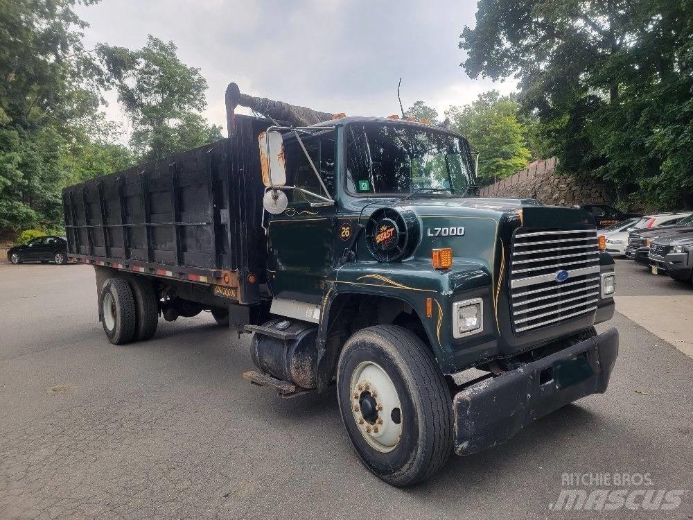 Ford L 7000 Dump Trucks