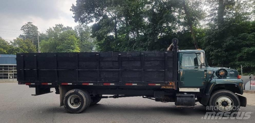 Ford L 7000 Dump Trucks