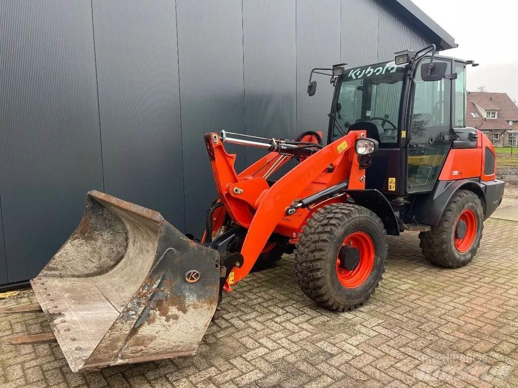 Kubota R065 Wheel Loaders